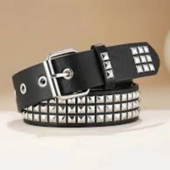 NWOT Y2K Unisex Black & Silver Pyramid Studded Belt – Adjustable, One Size - Picture 7 of 7